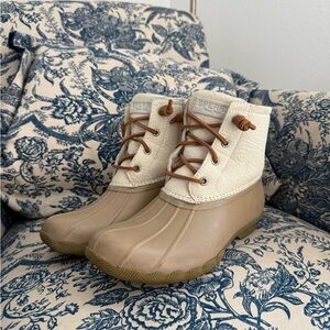 Sperry Boots size 6.5